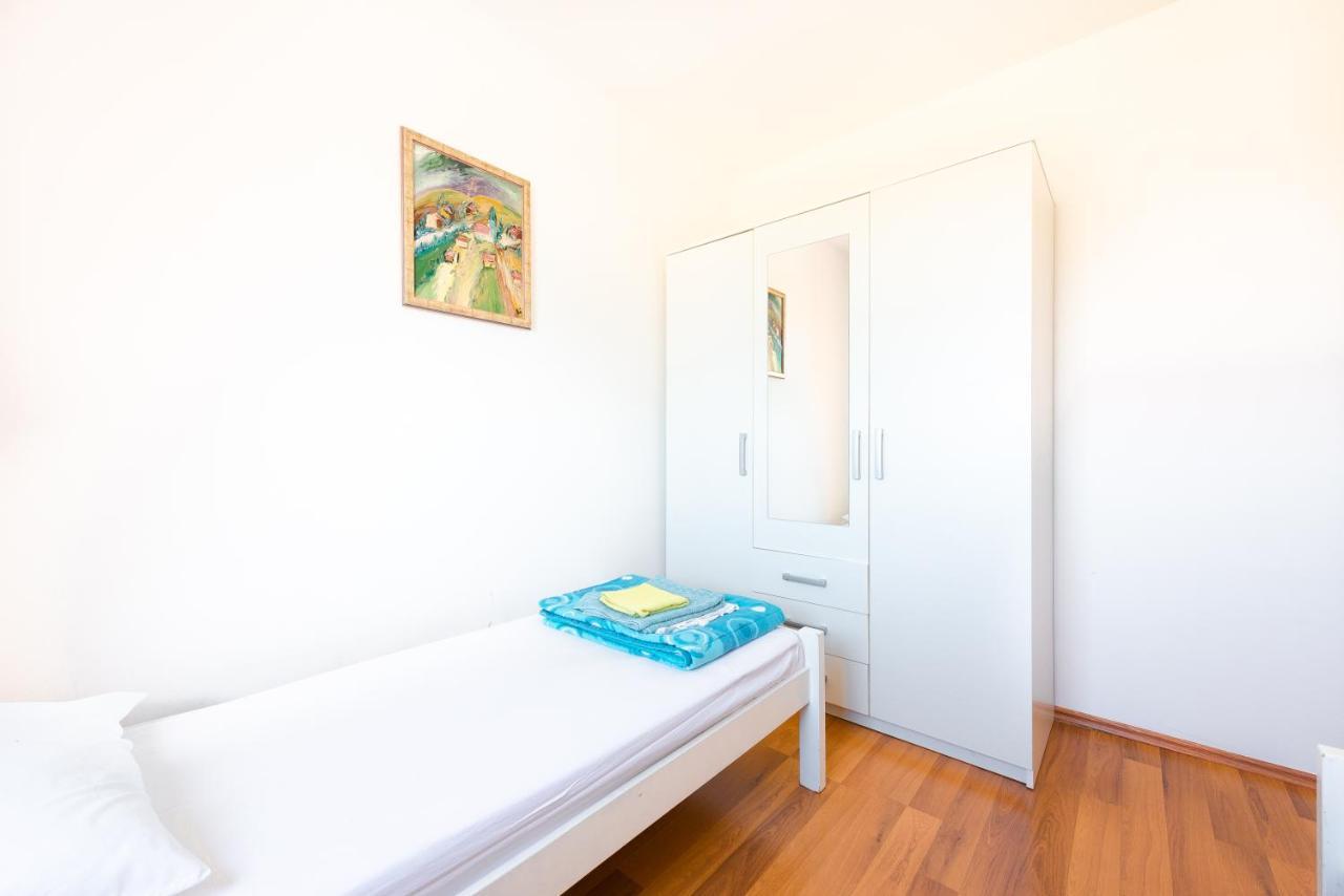 Apartment Damir Novalja Buitenkant foto